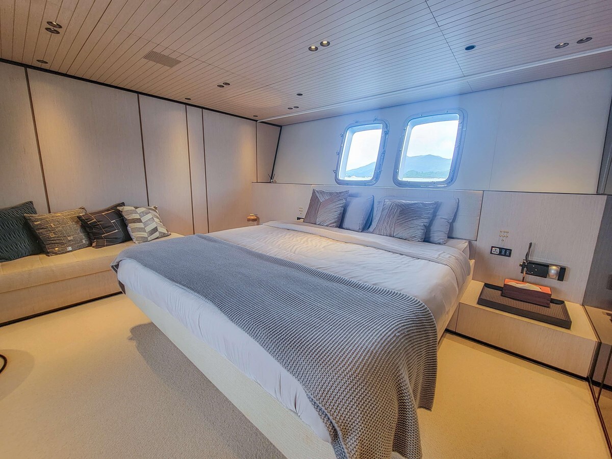 2019-sanlorenzo-77-11-e20f27