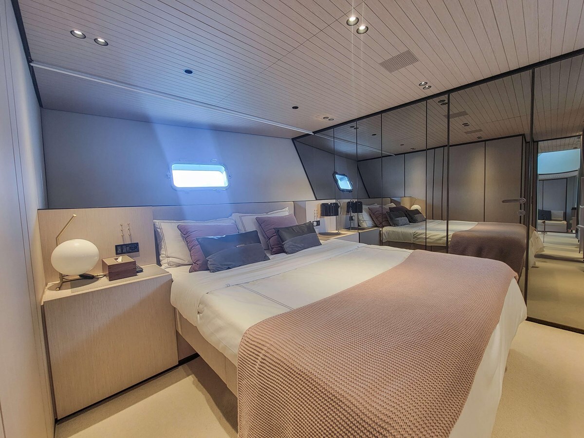 2019-sanlorenzo-77-11-e20f27