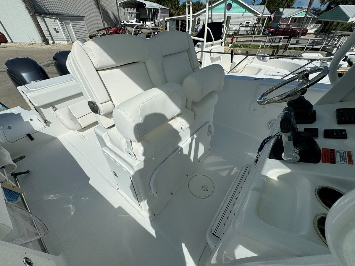 2019-sea-hunt-27-1-baa679