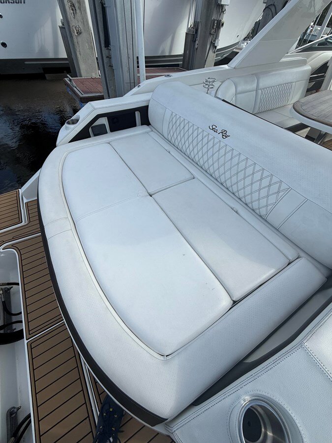 2019-sea-ray-33-f93ccd