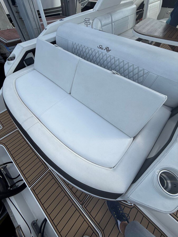 2019-sea-ray-33-f93ccd