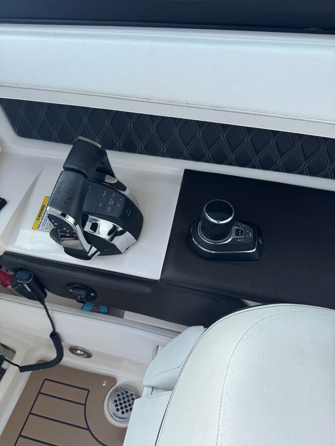 2019-sea-ray-33-f93ccd