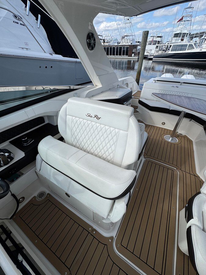 2019-sea-ray-33-f93ccd