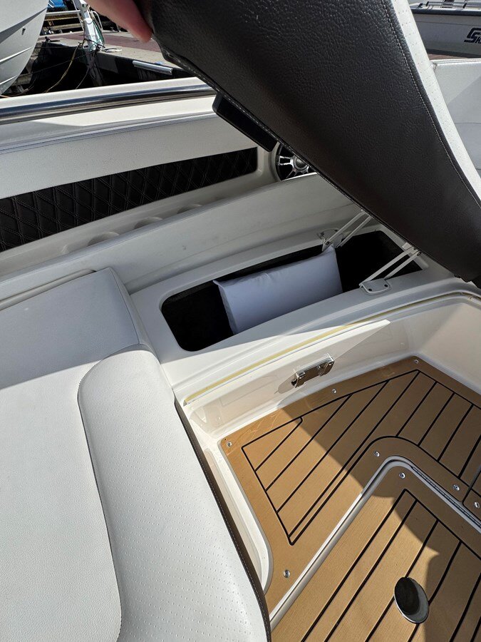 2019-sea-ray-33-f93ccd
