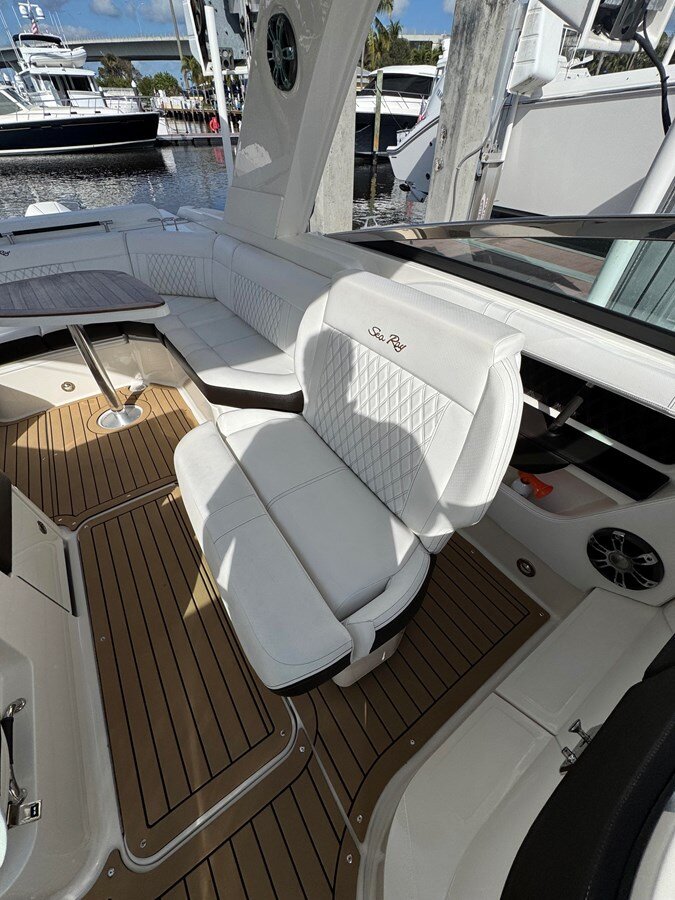 2019-sea-ray-33-f93ccd