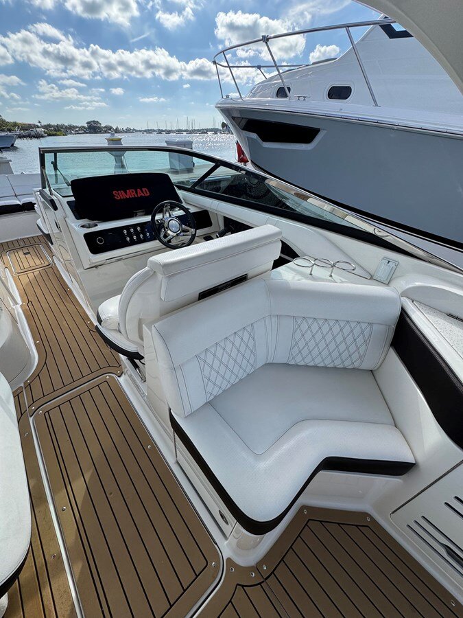 2019-sea-ray-33-f93ccd