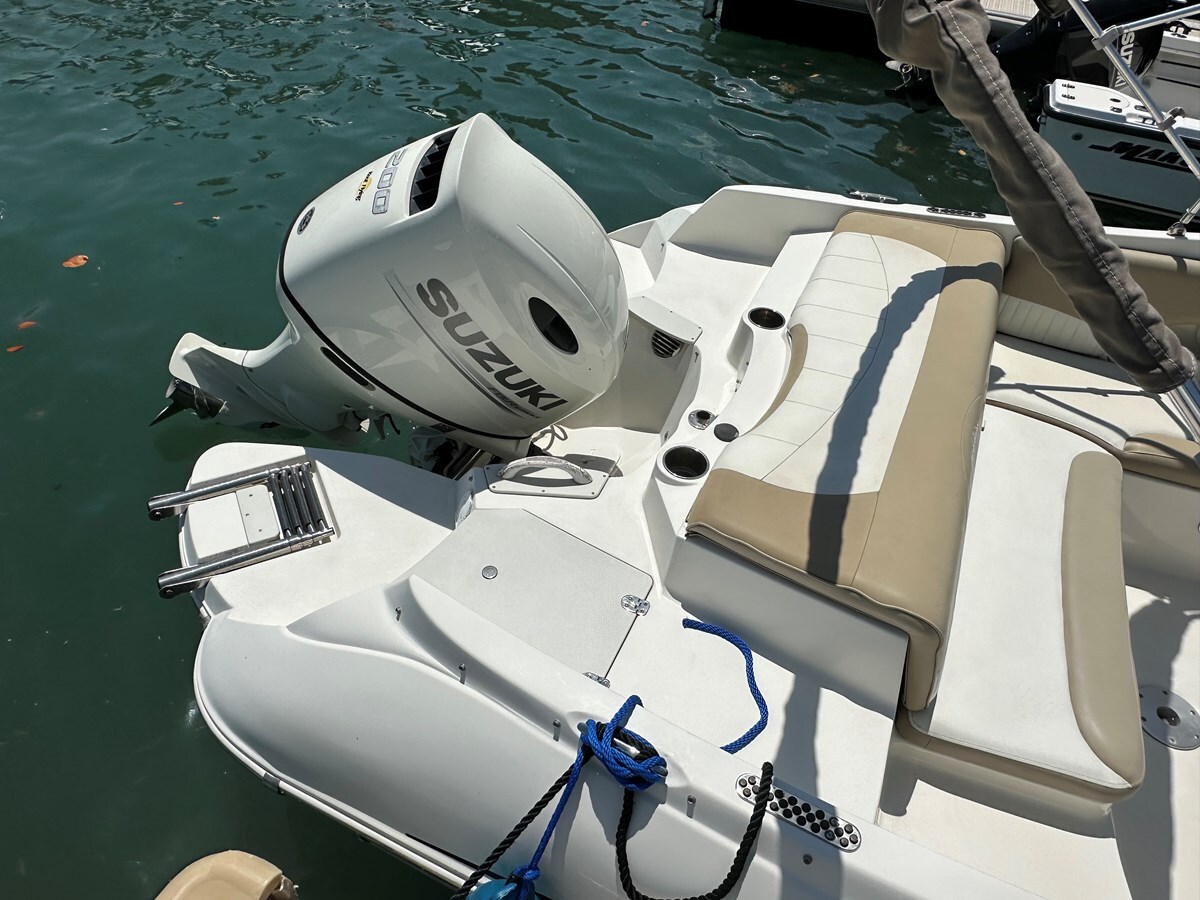 2019-stingray-23-8-749c45