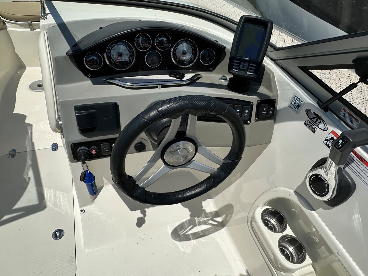 2019-stingray-23-8-749c45