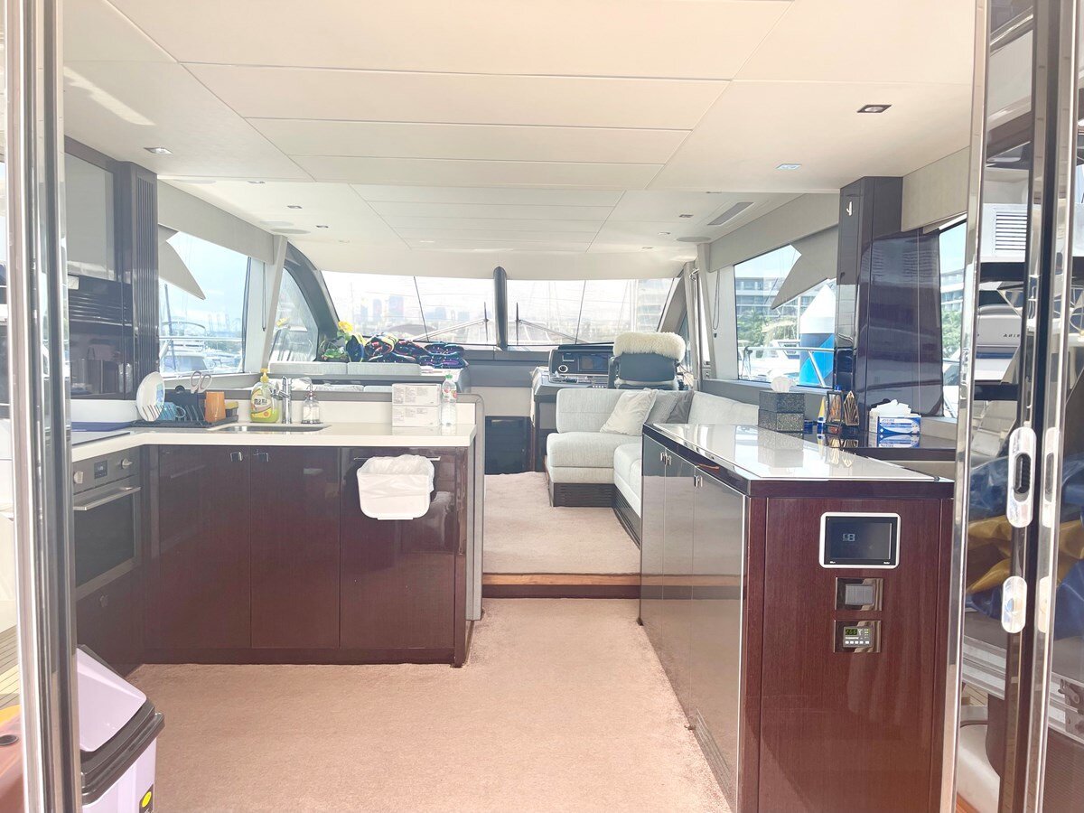 2019-sunseeker-68-3-c531bf