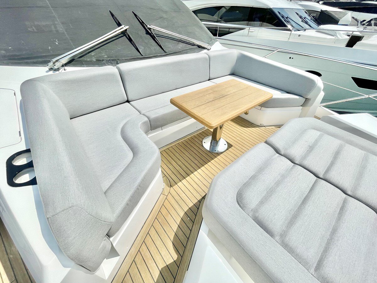 2019-sunseeker-68-3-c531bf