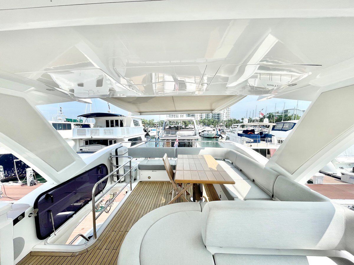 2019-sunseeker-68-3-c531bf