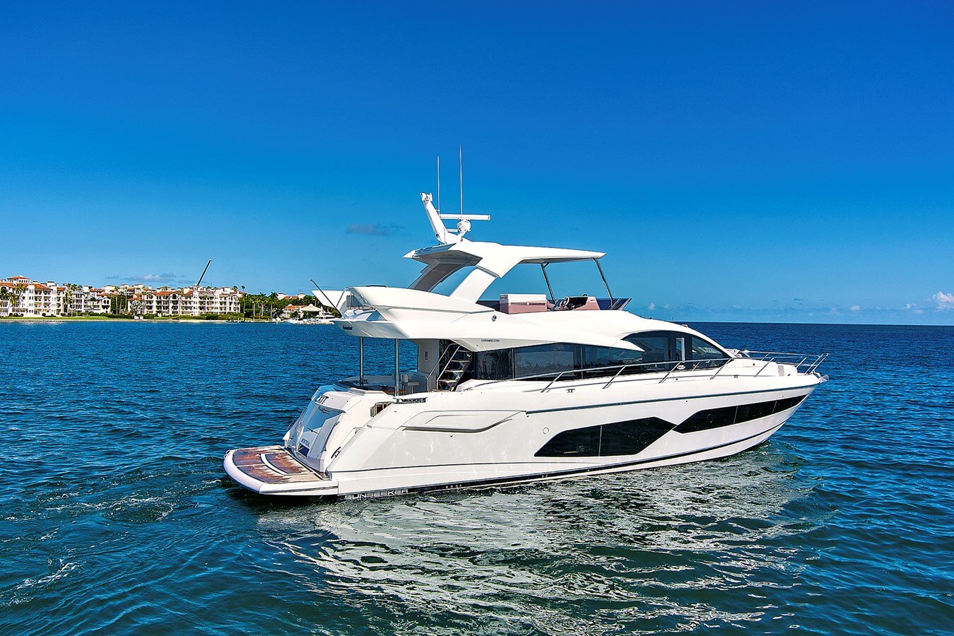 2019-sunseeker-68-3-8c38f2