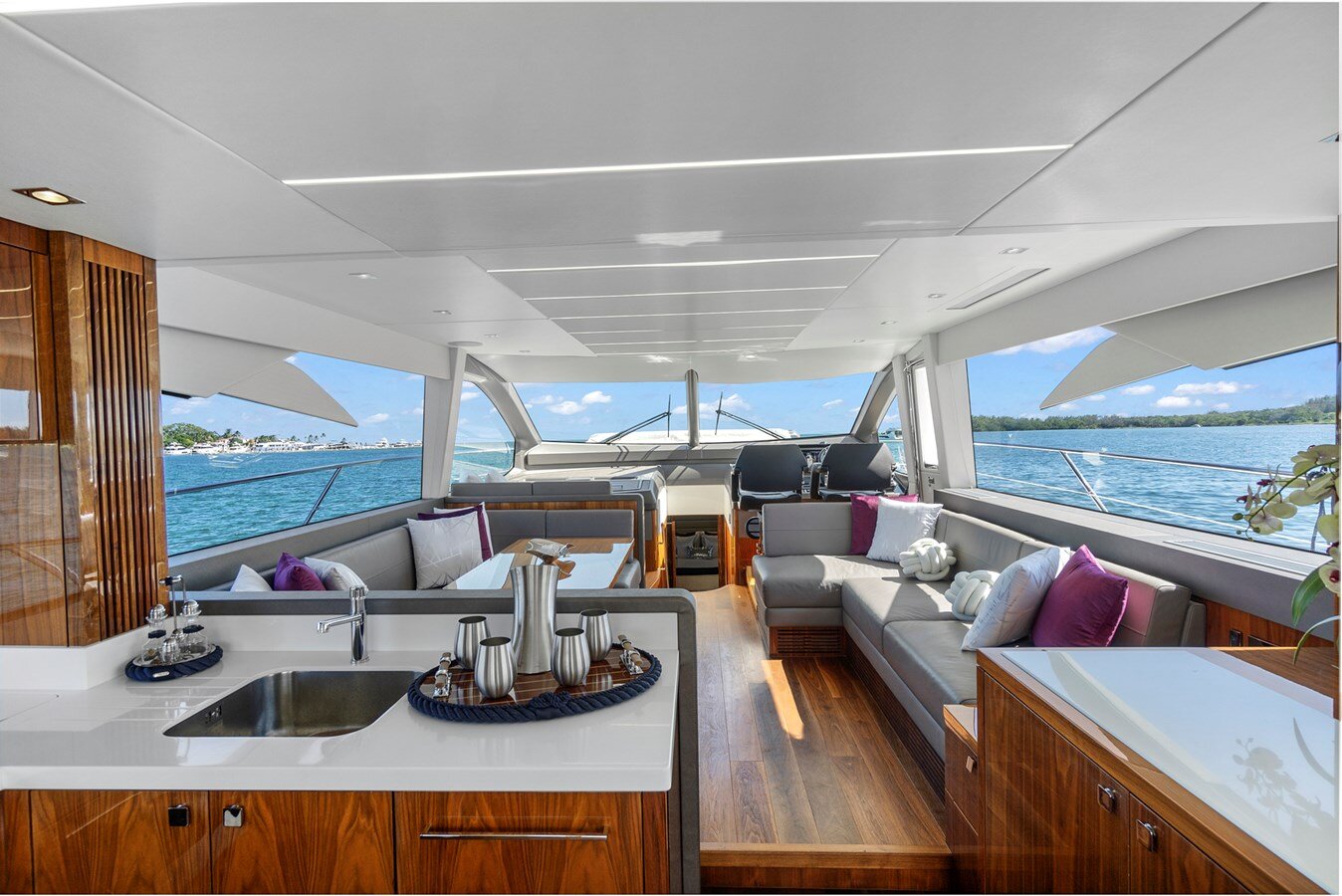 2019-sunseeker-68-3-8c38f2