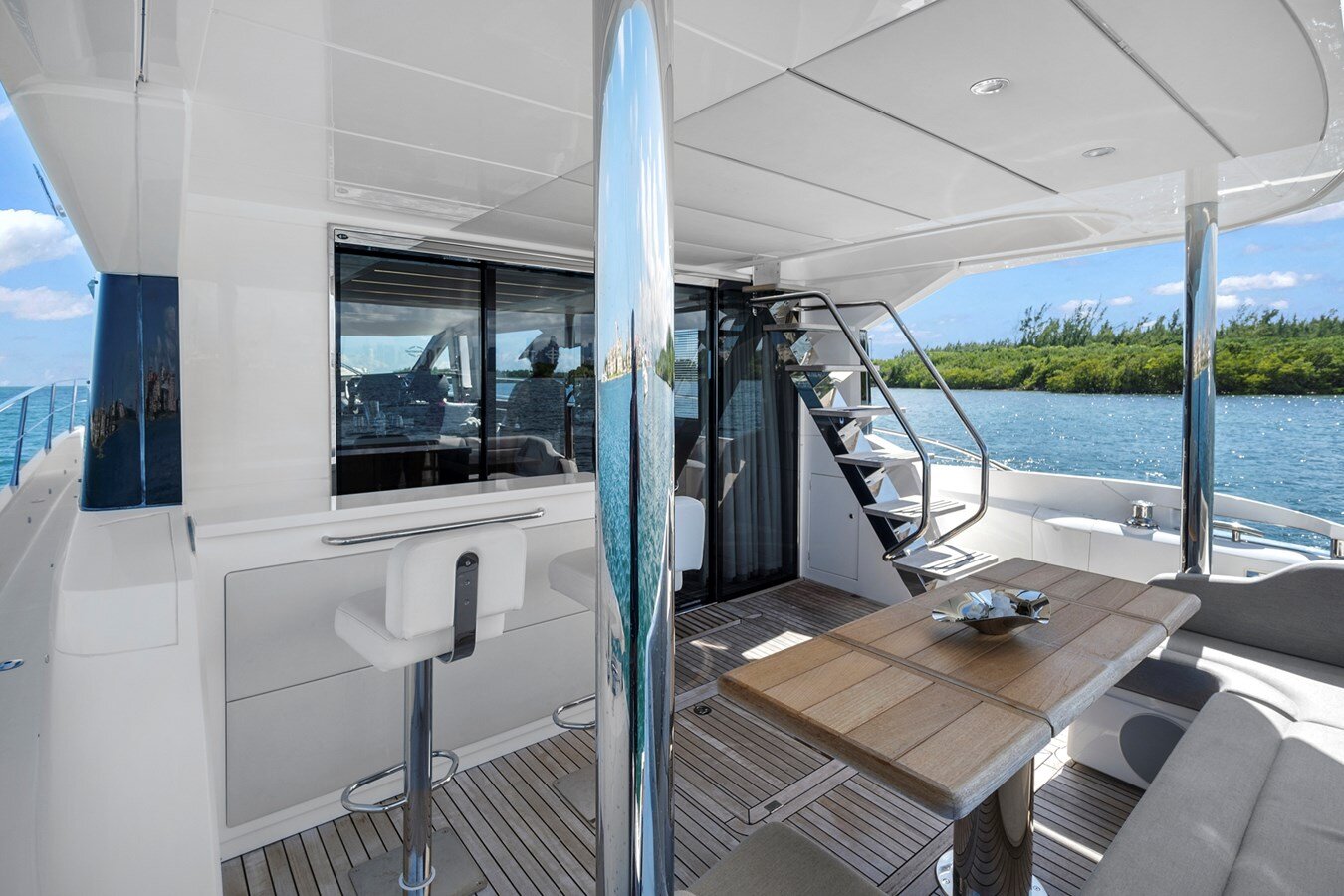 2019-sunseeker-68-3-8c38f2