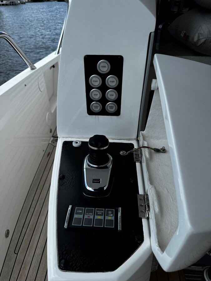 2019-sunseeker-76-d9e1bb