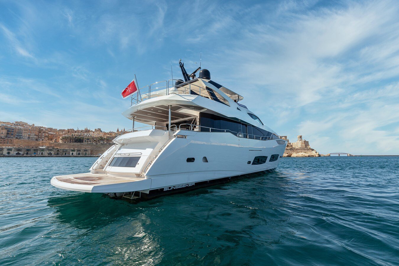 2019-sunseeker-92-1-8df6a4