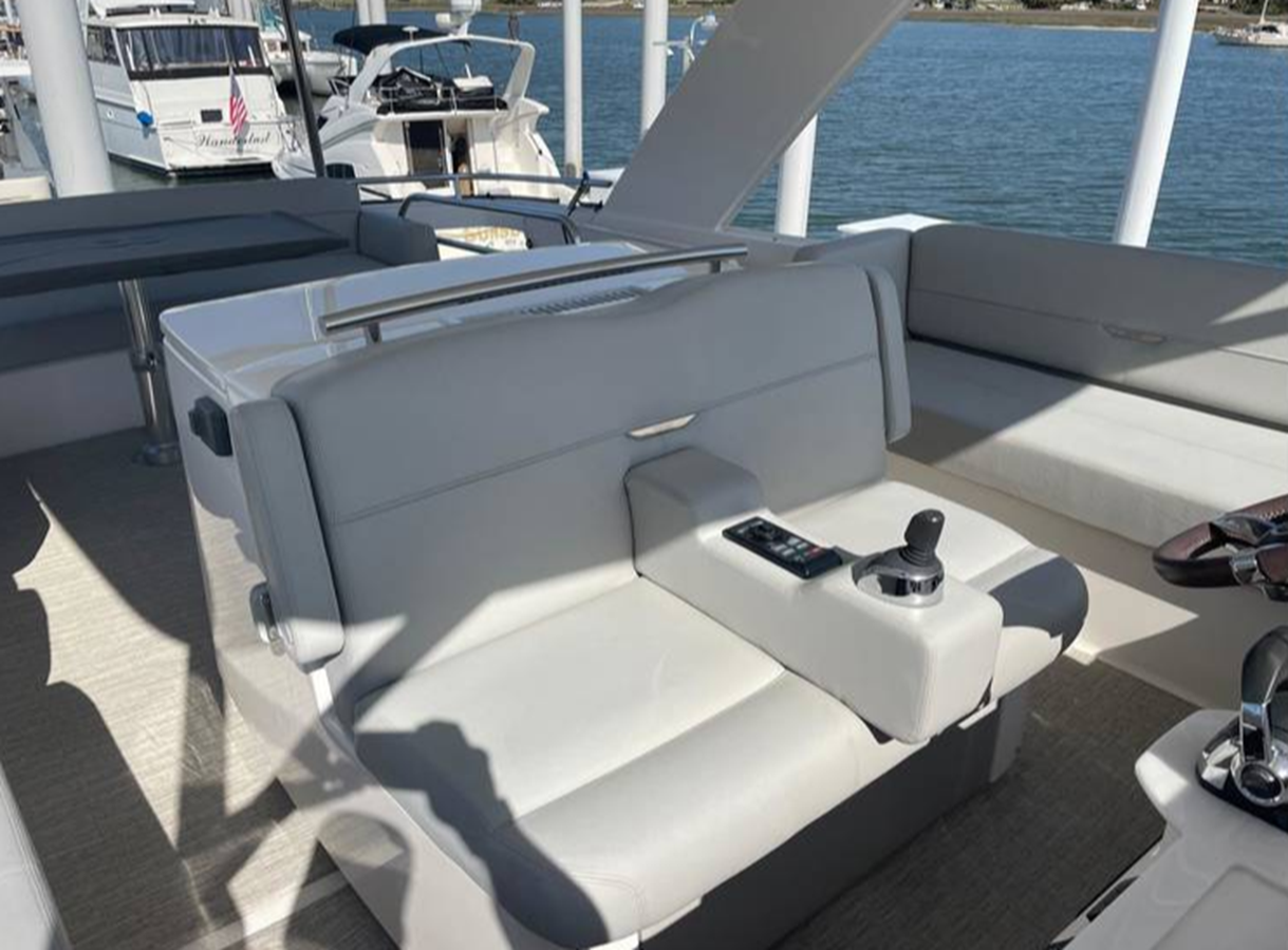 2019-tiara-yachts-54-6-b06d14