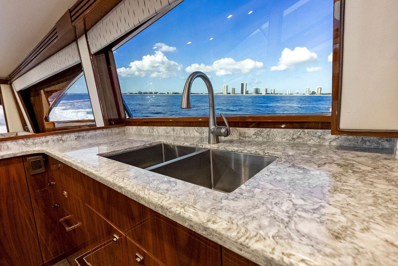 2019-viking-80-ba5a46