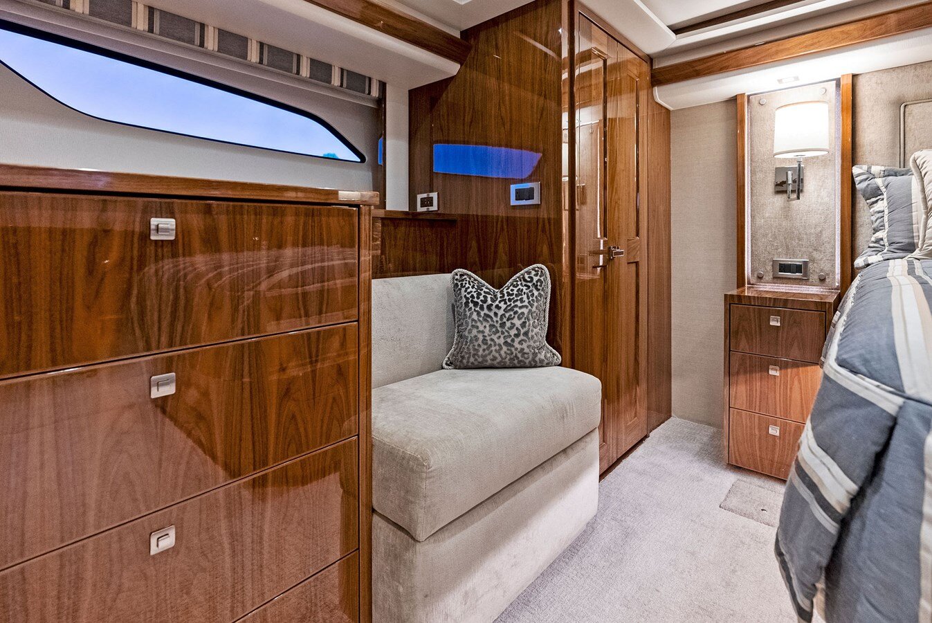 2019-viking-80-ba5a46