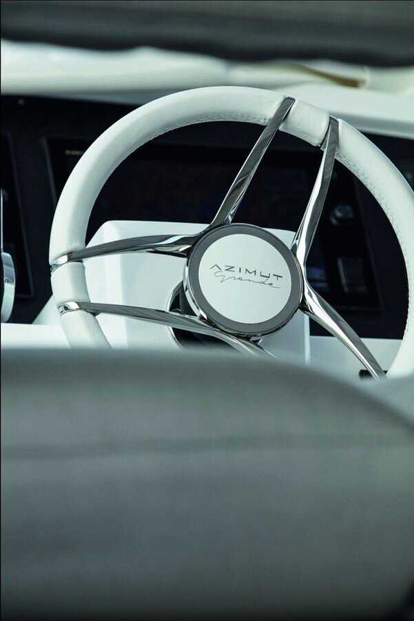 2020-azimut-yachts-114-10-b9f935
