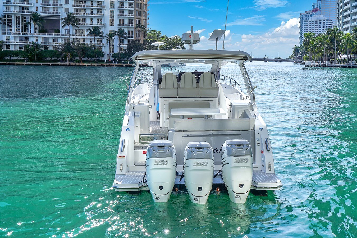 2020-azimut-yachts-40-066a65