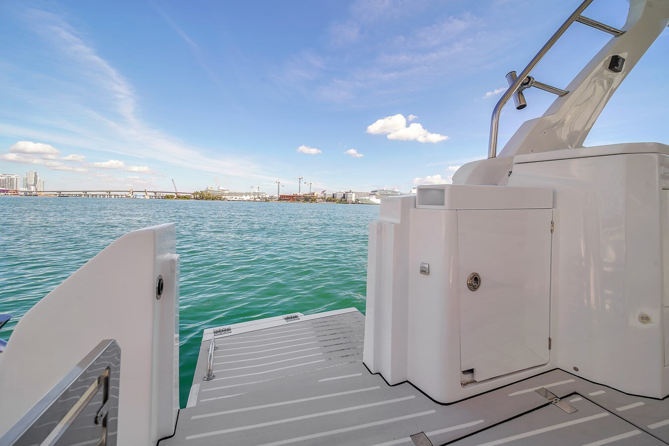 2020-azimut-yachts-40-066a65