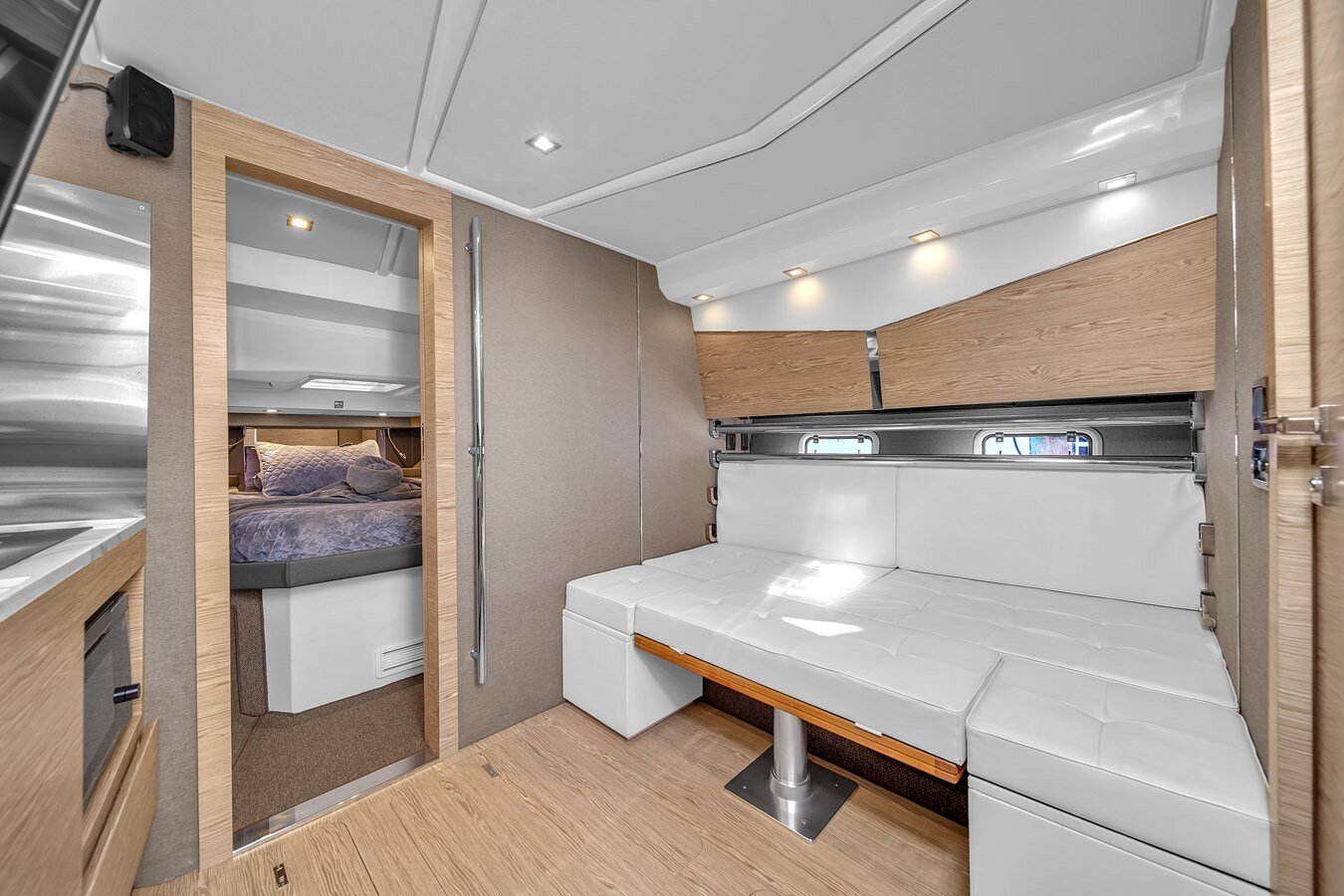 2020-azimut-yachts-40-066a65