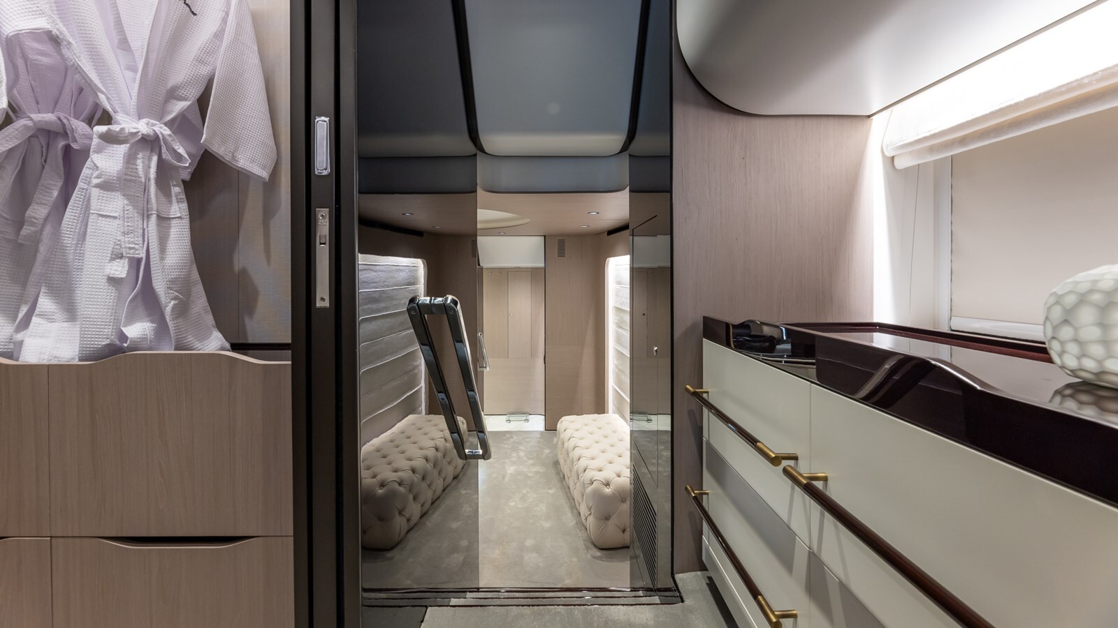 2020 AZIMUT YACHTS 87' 10