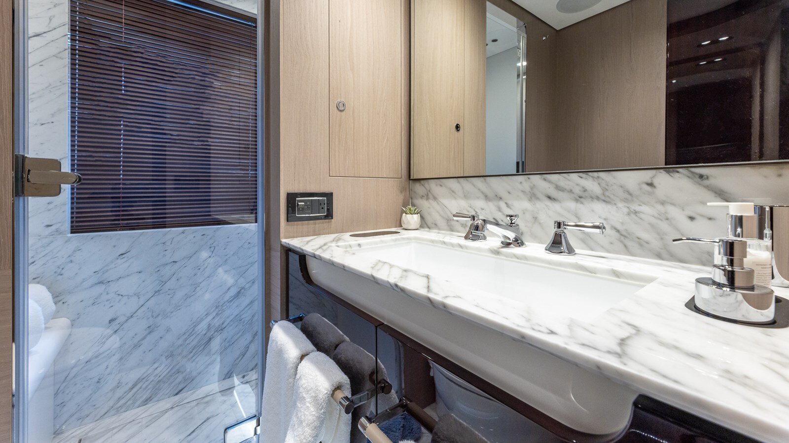 2020 AZIMUT YACHTS 87' 10