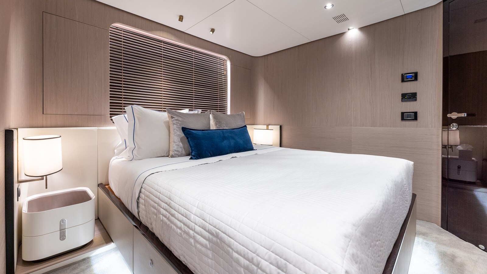 2020 AZIMUT YACHTS 87' 10