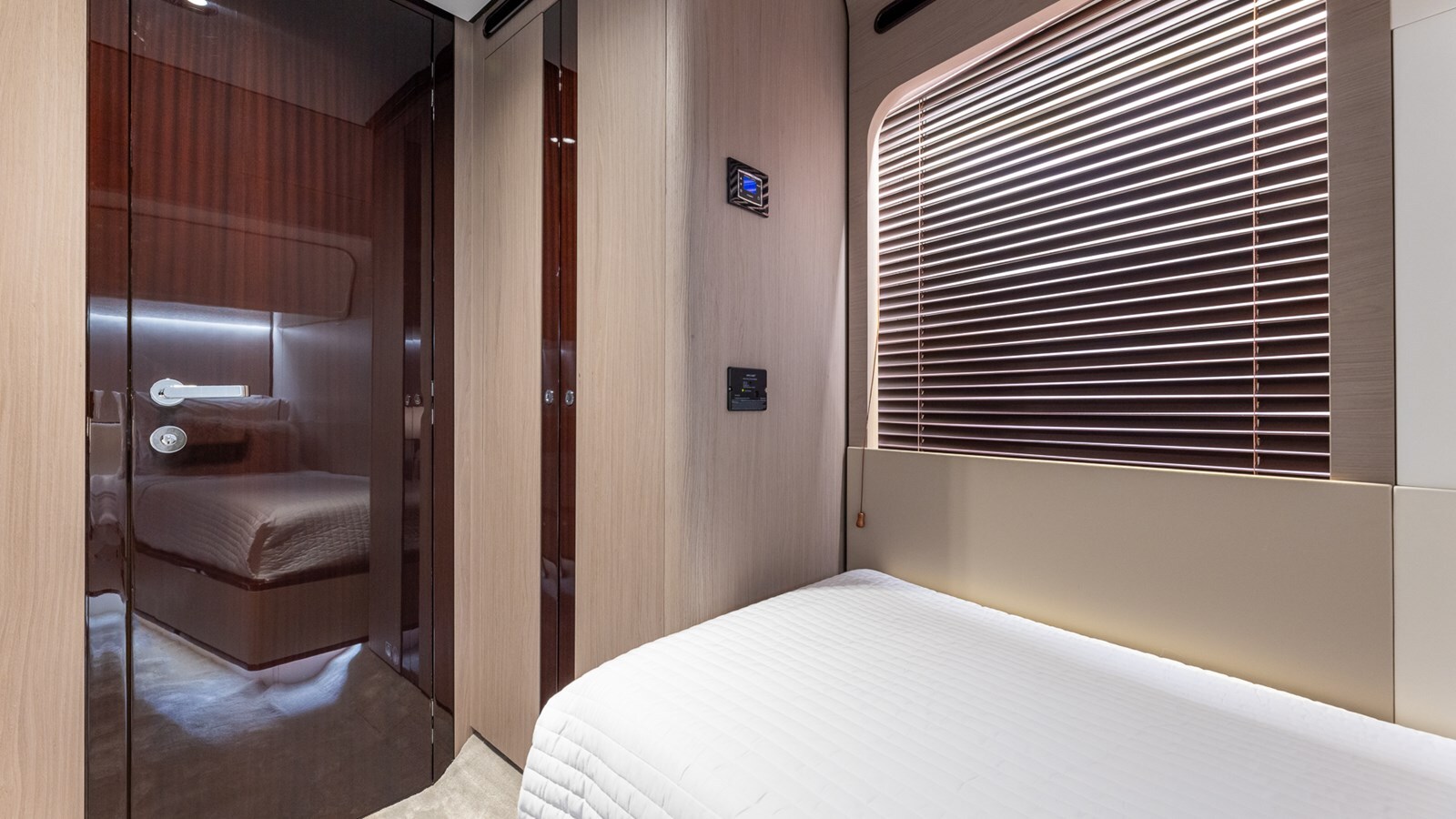 2020 AZIMUT YACHTS 87' 10