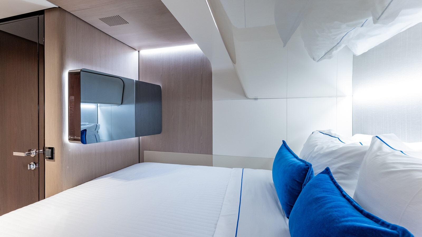 2020 AZIMUT YACHTS 87' 10