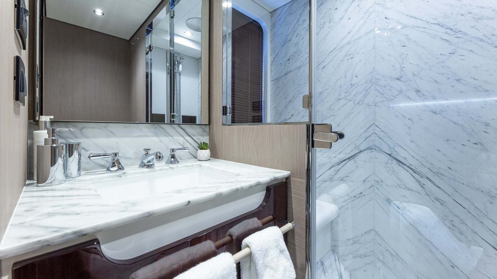 2020 AZIMUT YACHTS 87' 10