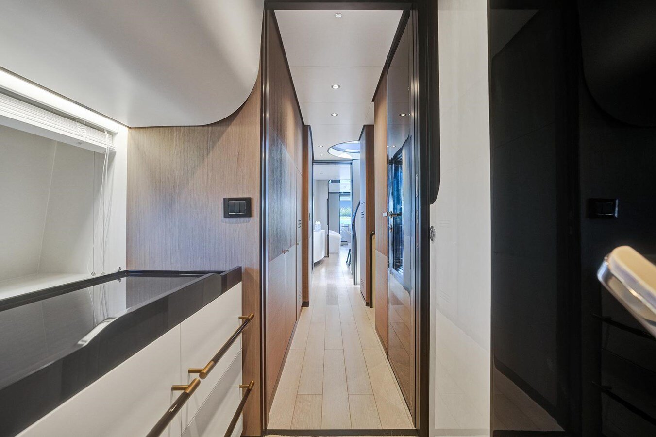 2020-azimut-yachts-88-5e232d