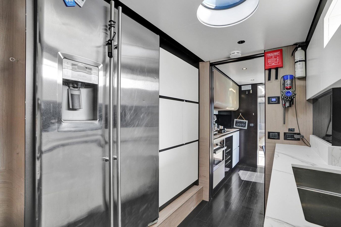 2020-azimut-yachts-88-5e232d