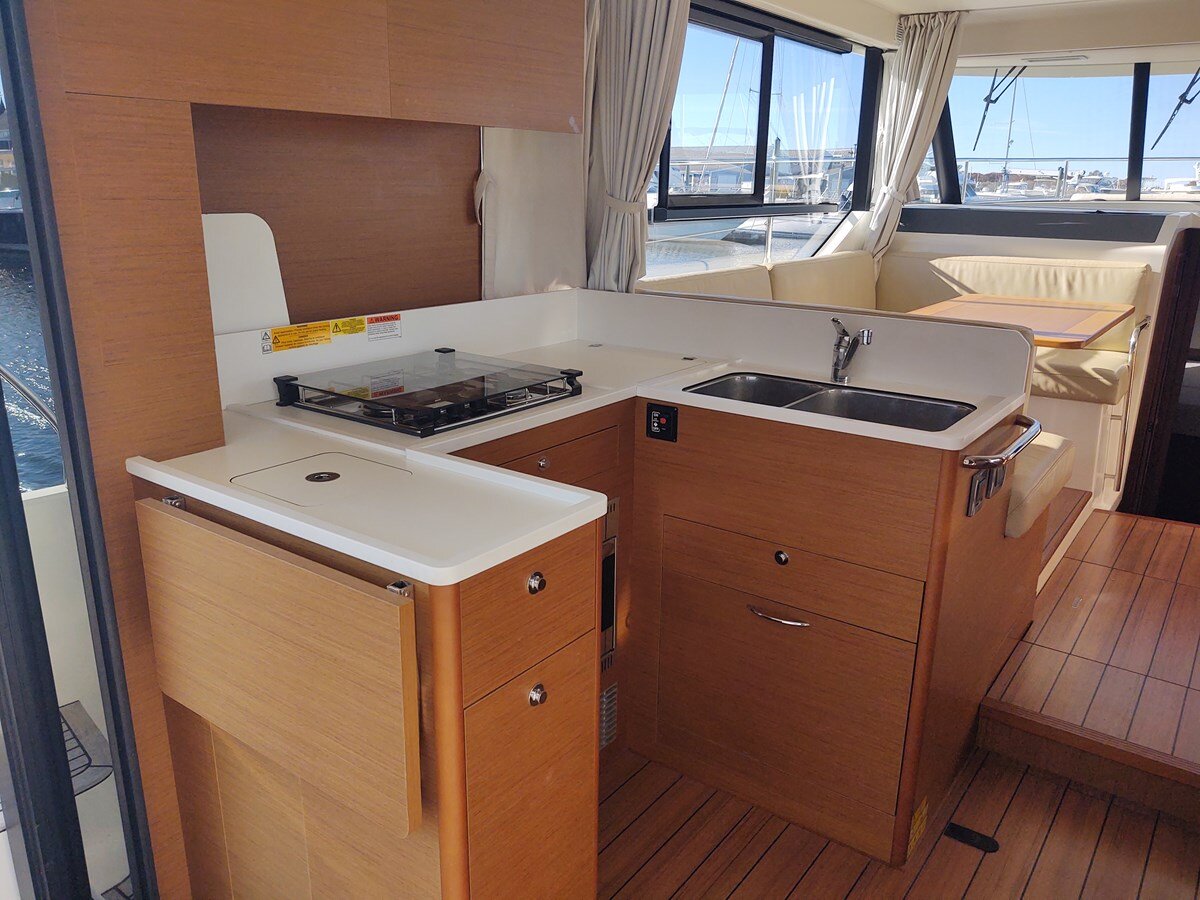 2020-beneteau-44-1-16931c