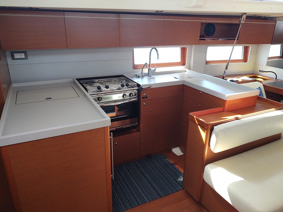 2020-beneteau-51-1-ad0526