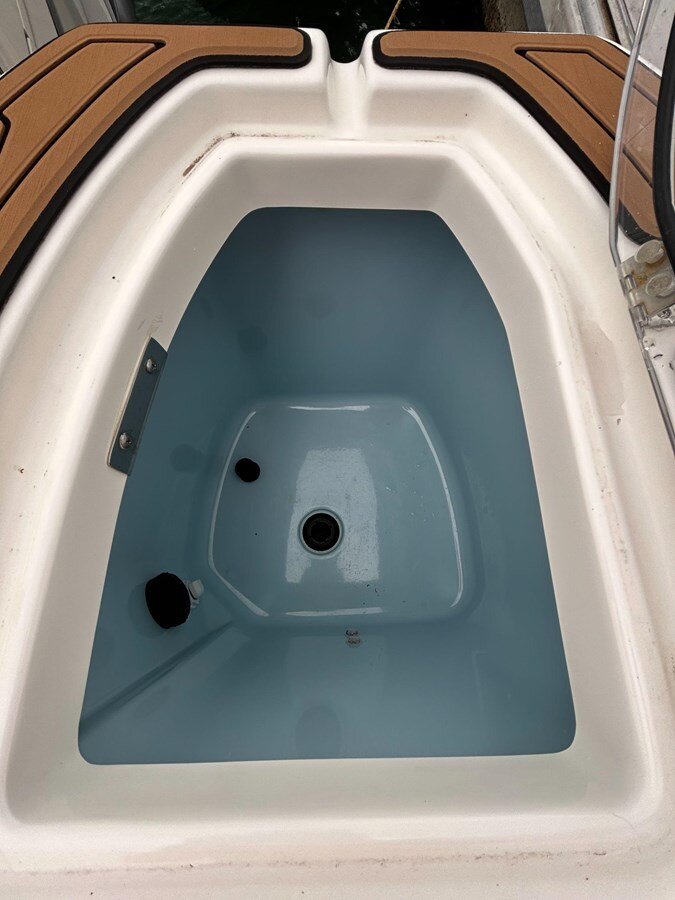 2020-boston-whaler-31-2-f52e3f