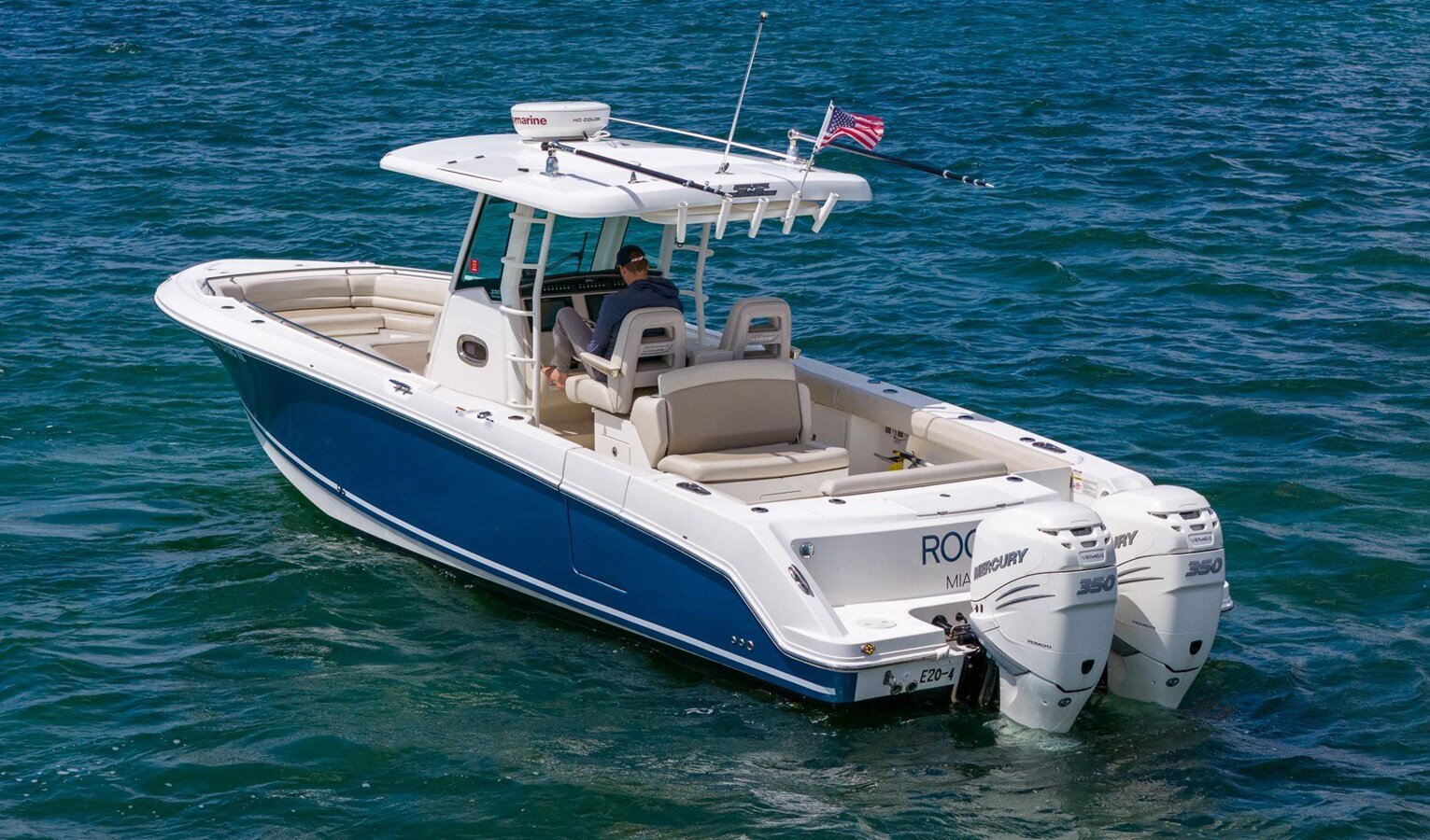 2020-boston-whaler-33-9fc215