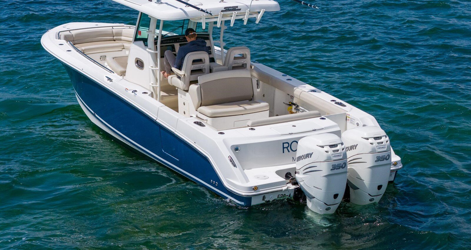 2020-boston-whaler-33-9fc215