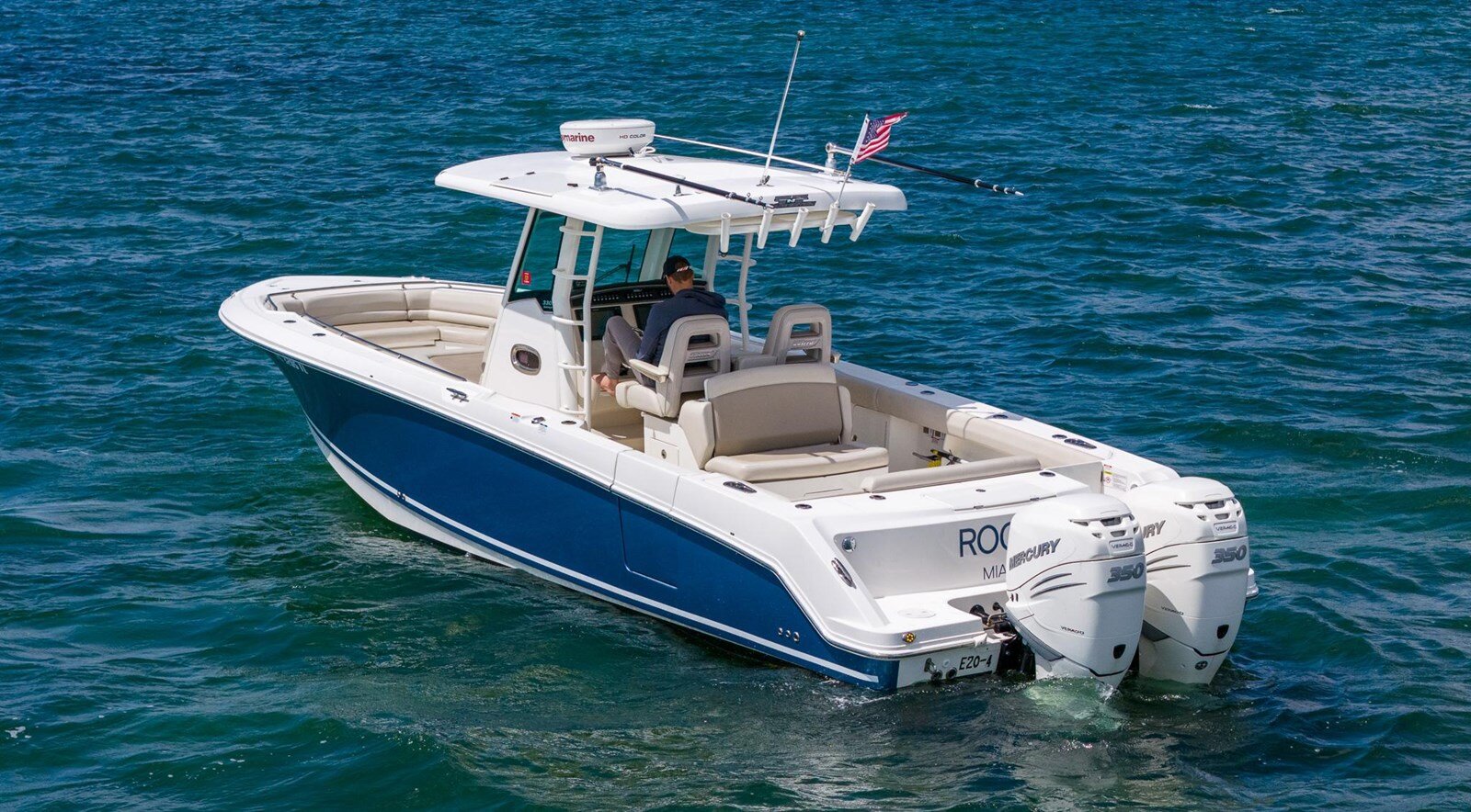 2020-boston-whaler-33-9fc215