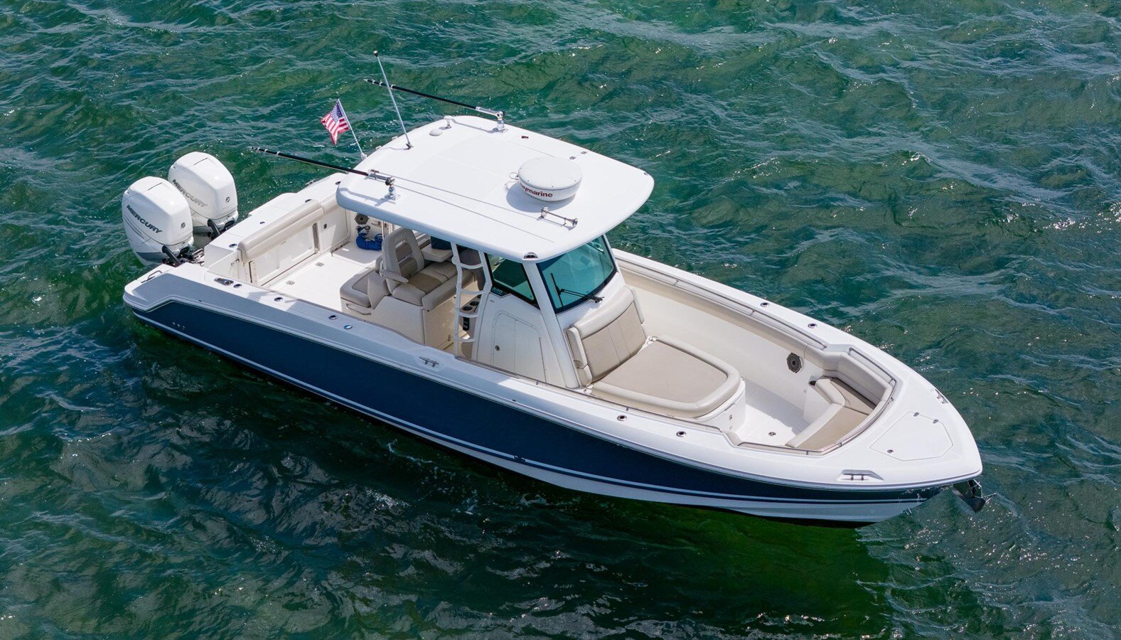 2020-boston-whaler-33-9fc215