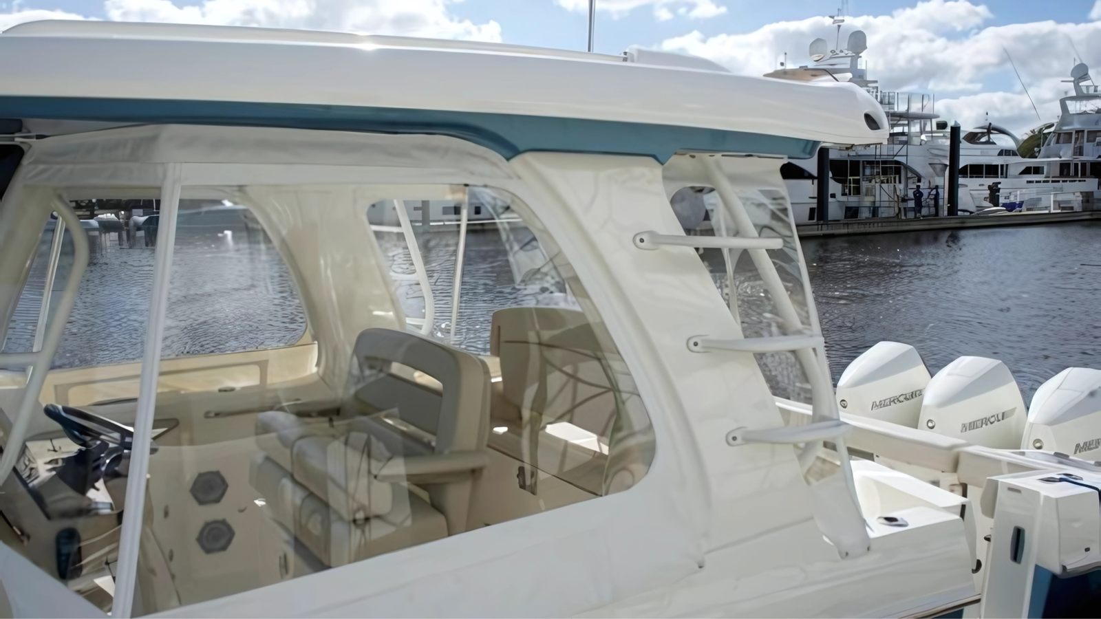 2020-boston-whaler-35-6-7f9846