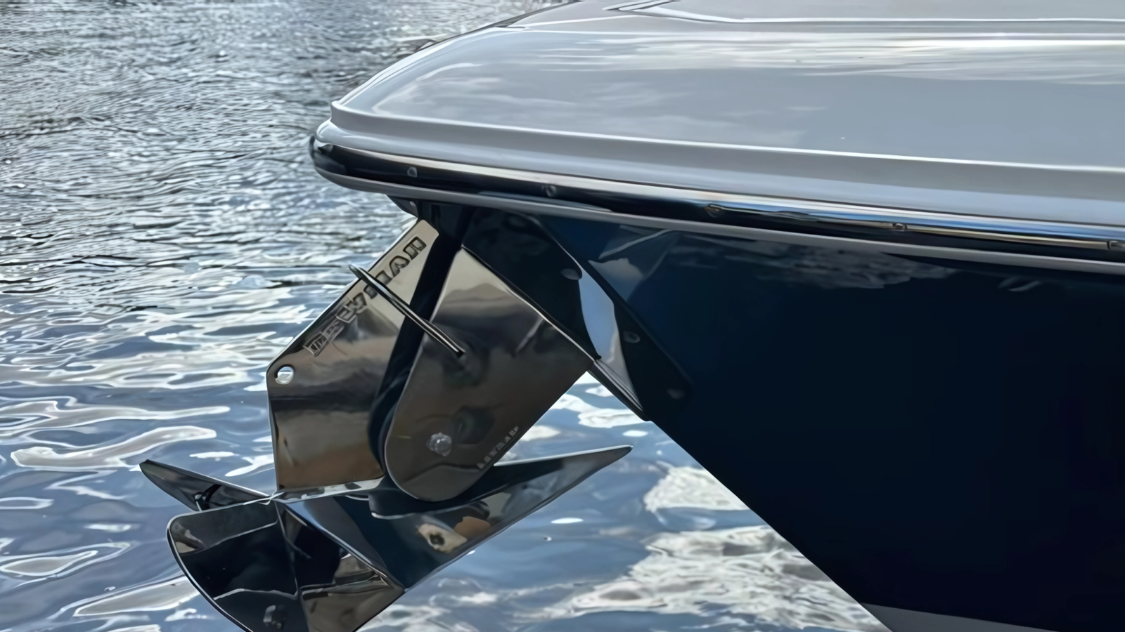 2020-boston-whaler-35-6-7f9846