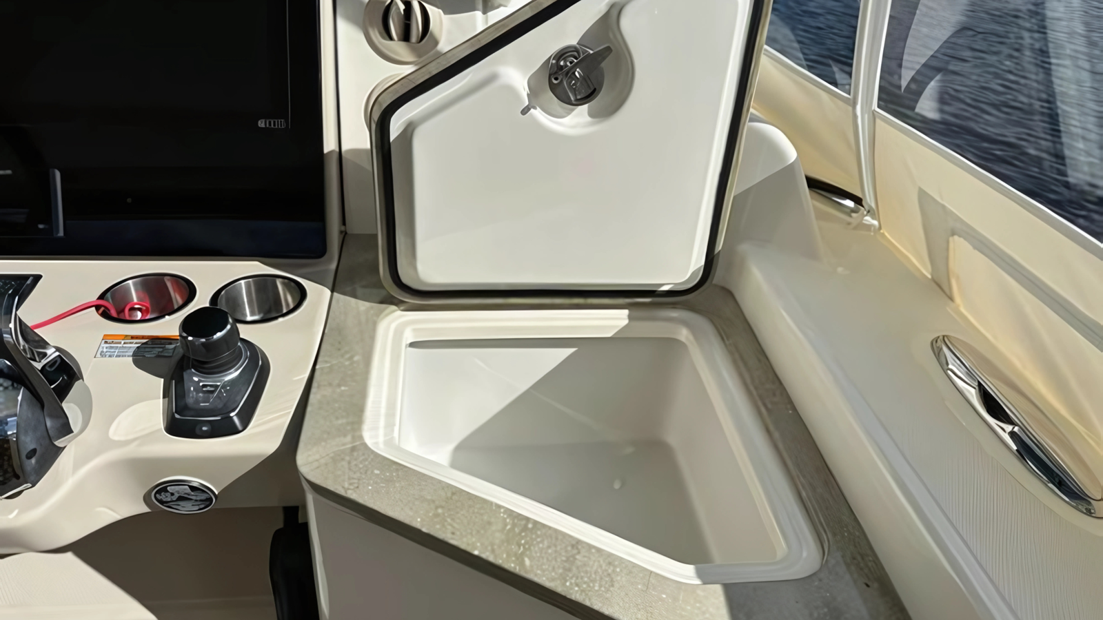 2020-boston-whaler-35-6-7f9846