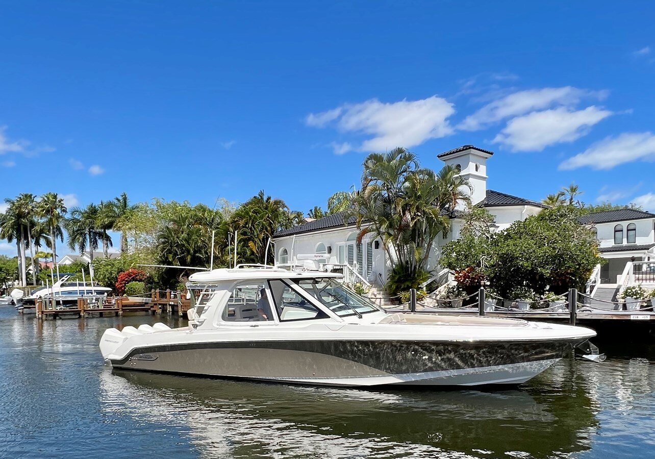 2020-boston-whaler-38-18b36e