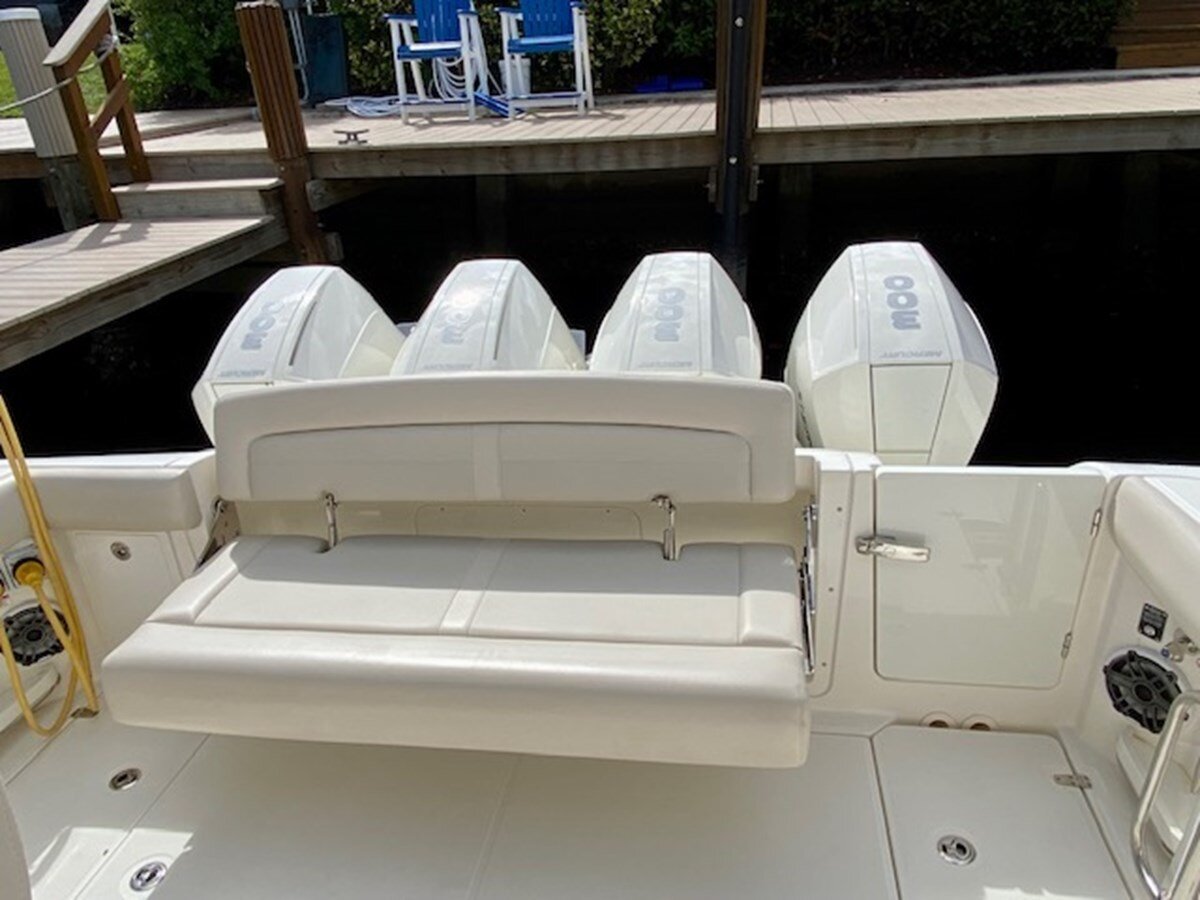 2020-boston-whaler-38-18b36e