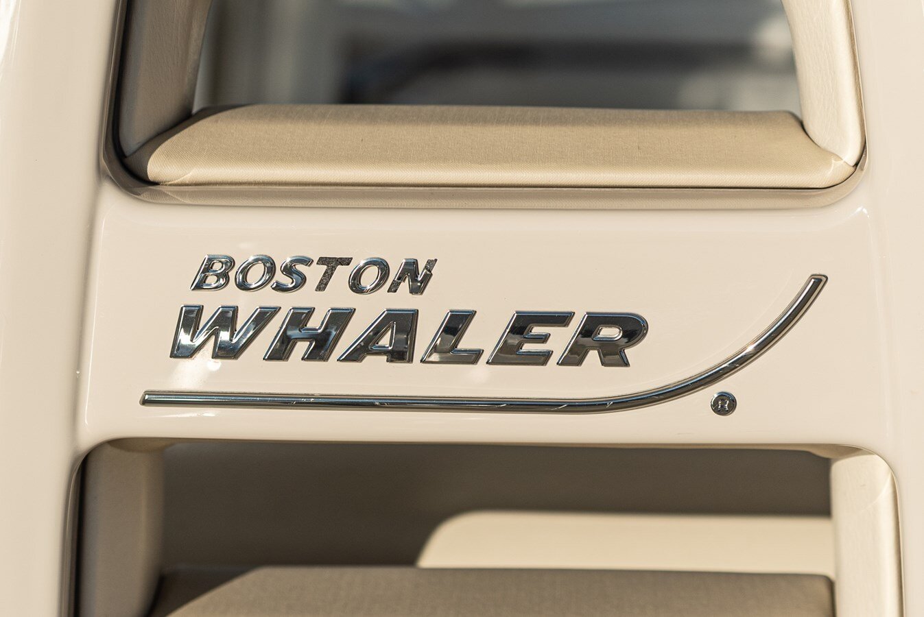 2020-boston-whaler-42-cbb5ed