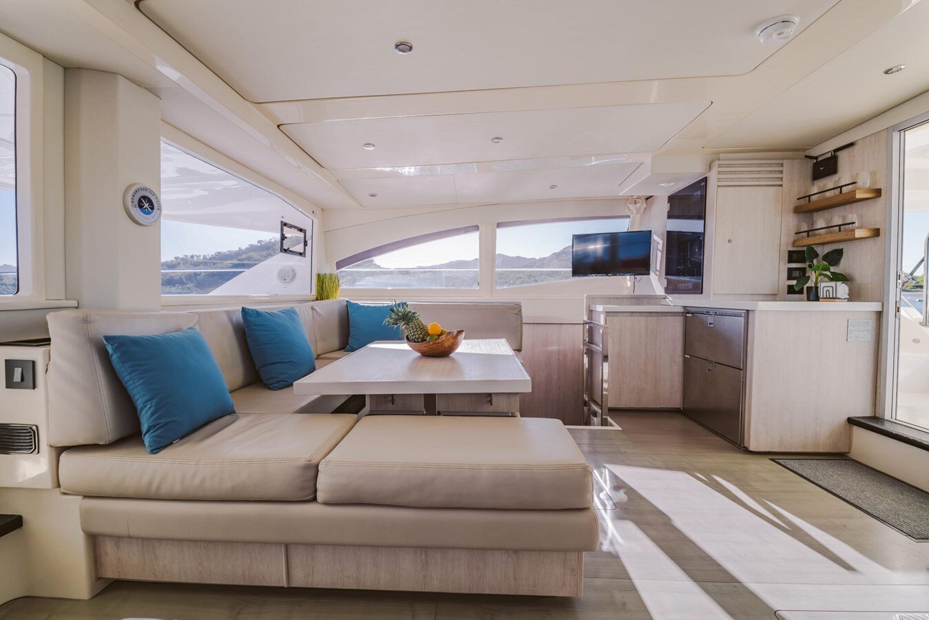 2020-catamaran-51-fdf3b5