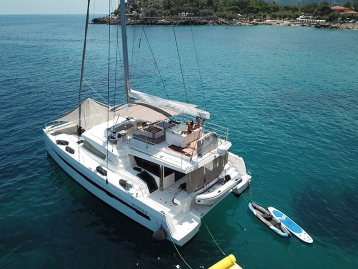 2020-catana-55-1-d27c1b